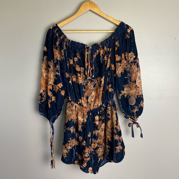 New Velvet Floral Off Shoulder Autumn Romper - Picture 5 of 5